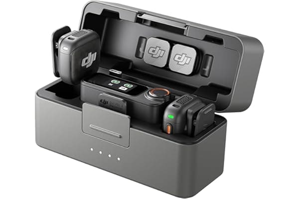 DJI Mic 3 (2 TX + 1 RX + Custodia di ricarica), microfono wireless per iPhone/fotocamera/Android, ultraleggero, controllo del guadagno adattivo per un volume bilanciato, 28 ore di utilizzo, vlog