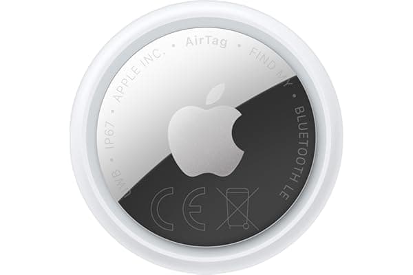 Apple AirTag (seconda generazione): utile per localizzare portachiavi, portafogli e molto altro; funziona emettendo un suono; si configura con un semplice tap da iPhone o iPad